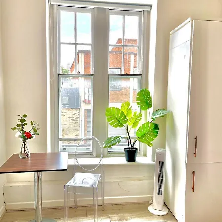 Archway Station Big Bedroom Flat Apartment London