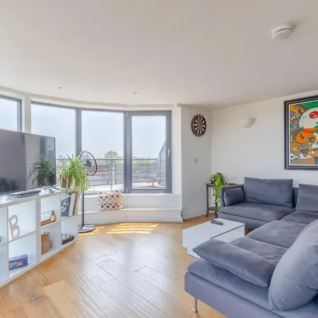 Apartment Lovely 2bd Flat With Balcony - Stoke Newington London