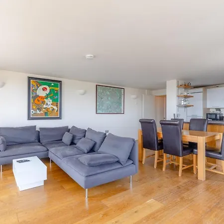 Lovely 2bd Flat With Balcony - Stoke Newington