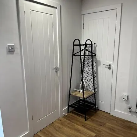 Perfect With Dallas Apartment Hayes (Greater London)