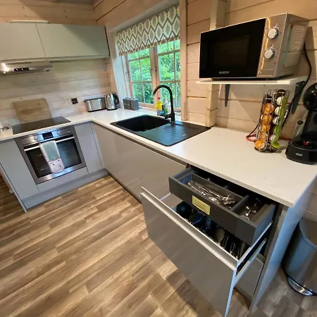 The Secret & Hideaway Caravan * Cudham