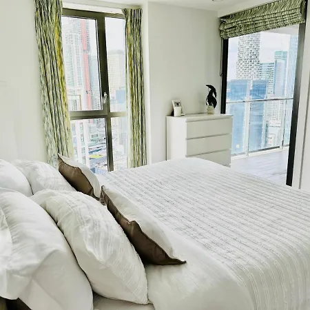 Canary Wharf, Docklands Apartment