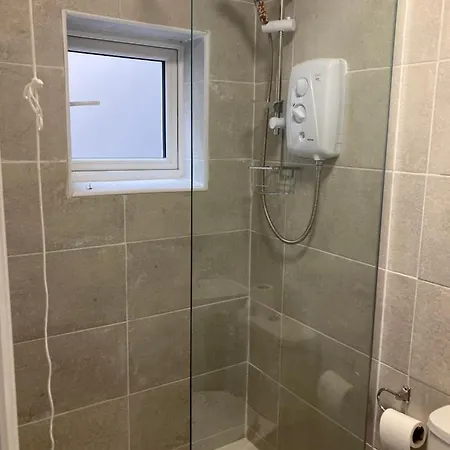 Apartment Cosy Self Contained With Private Bathroom 10 Mins To Wembley Stadium *
