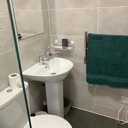 Cosy Self Contained With Private Bathroom 10 Mins To Wembley Stadium Apartment London
