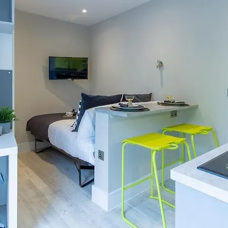 Stunning Modern At Seven Sisters Located In Apartment *