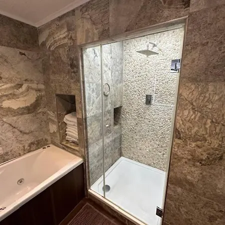 Apartment Unique Luxury In The Heart Of London. Air Conditioned With Private Garden