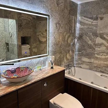Apartment Unique Luxury In The Heart Of London. Air Conditioned With Private Garden *