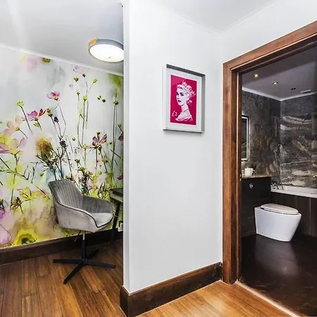 Unique Luxury In The Heart Of London. Air Conditioned With Private Garden London