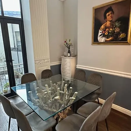 Unique Luxury In The Heart Of London. Air Conditioned With Private Garden Apartment