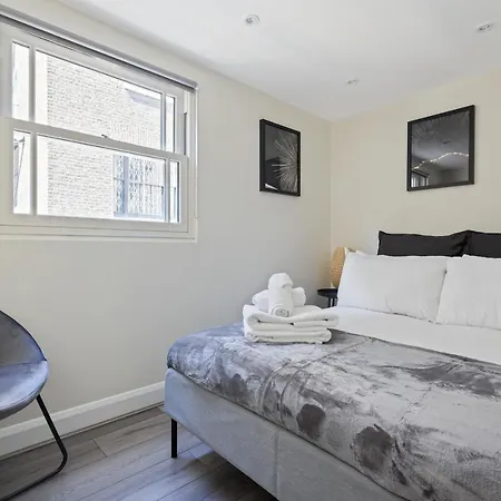 Holiday home Knightsbridge Sapphire By Dena Elite Collection *