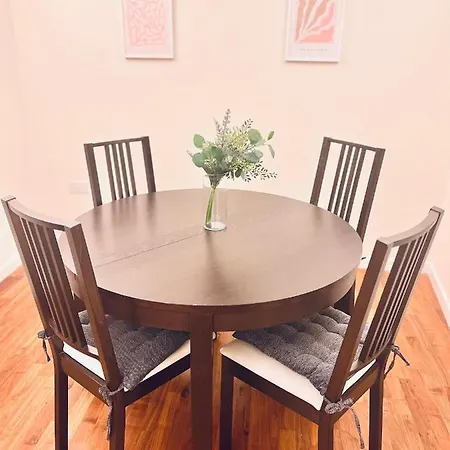 Canary Wharf, E14 9pw, 2 Bedroom Apartment