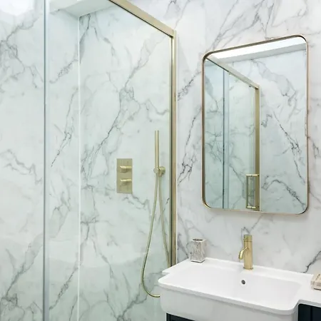 Cozy Elegant In Nevern Square Apartment London