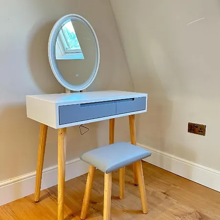 Parkway Residences Apartment London