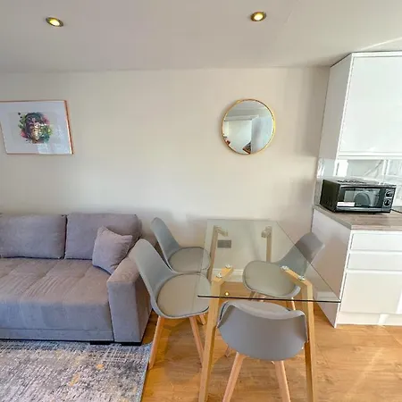 Parkway Residences Apartment *