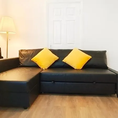 Holiday home Pearl Garden In Wembley
