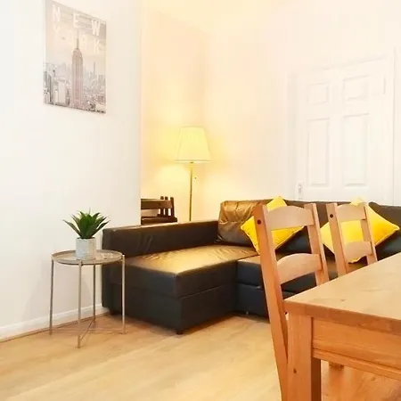 Holiday home Pearl Garden In Wembley