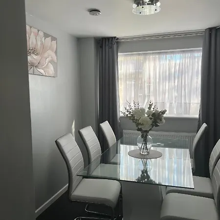 Holiday home Mona's Dagenham