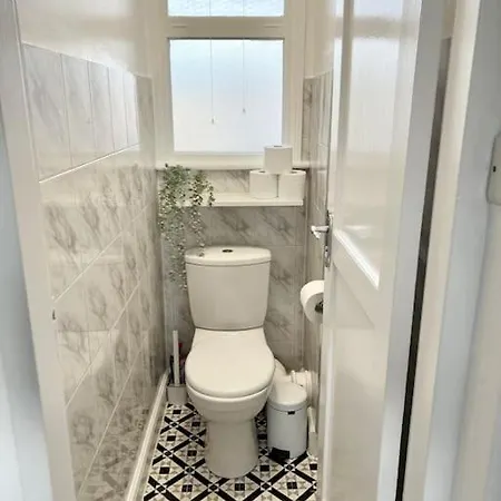 Apartment Lovely 3 Bedrooms Flat *