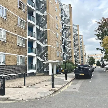 Lovely 3 Bedrooms Flat * London