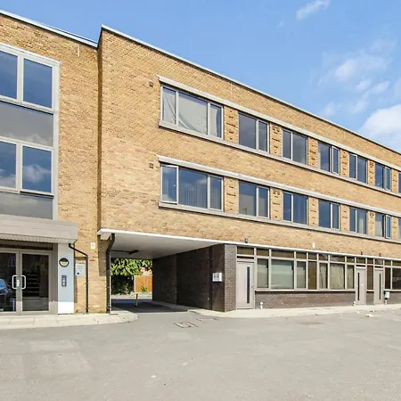 Apartment Prime Luxury, Heathrow, Freeparking, Wifi, Netflix *