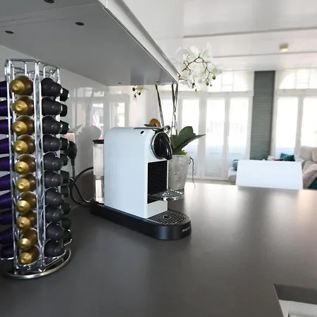 Oxford Street Luxurious 3 Bedroom Apartament *