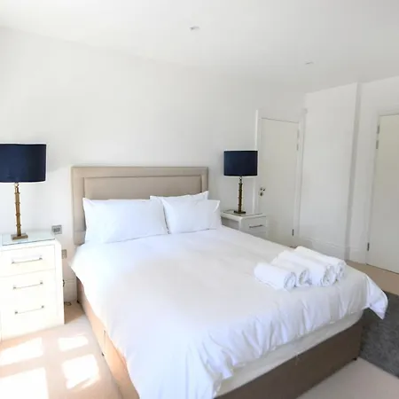 Oxford Street Luxurious 3 Bedroom Apartament Londyn