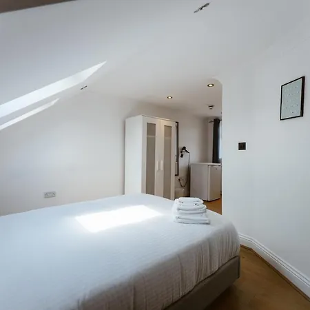 Plaistow Cosy Double - 8 London