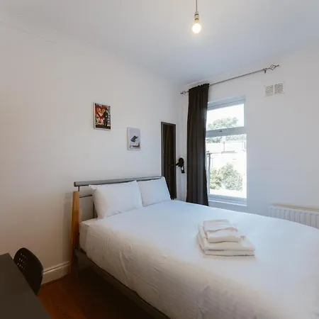 Guest house Plaistow Cosy Double - 8 *