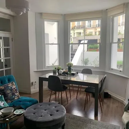 Stunning In Maida Vale Apartment London