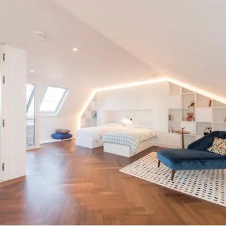 Modern Penthouse In The Apartment London