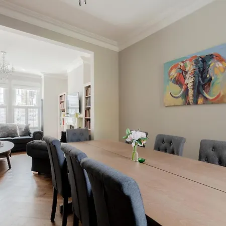 Central, Stylish And Spacious 4 Bedroom House 2,5 Bathrooms In Shepherd's Bush Apartment