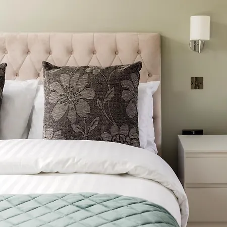 Central, Stylish And Spacious 4 Bedroom House 2,5 Bathrooms In Shepherd's Bush London