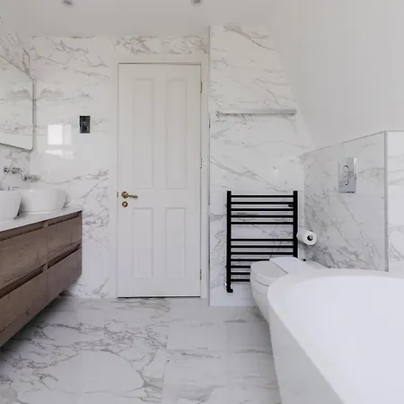 Central, Stylish And Spacious 4 Bedroom House 2,5 Bathrooms In Shepherd's Bush Apartment