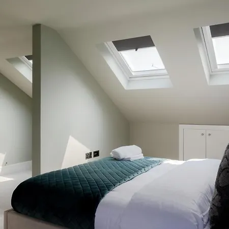 Central, Stylish And Spacious 4 Bedroom House 2,5 Bathrooms In Shepherd's Bush Apartment