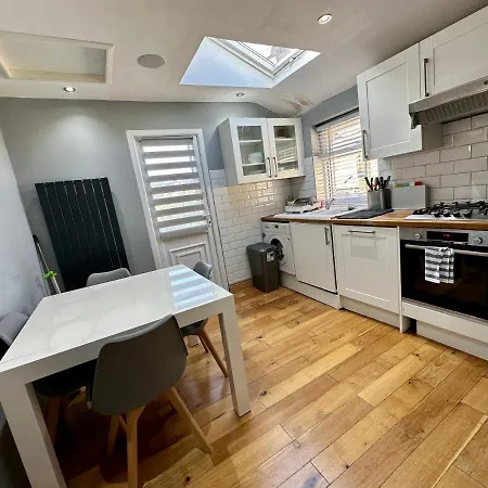 Kay Road Apartment