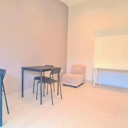 Private In East Ham