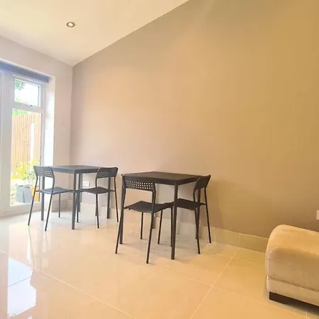 Private In East Ham Homestay London