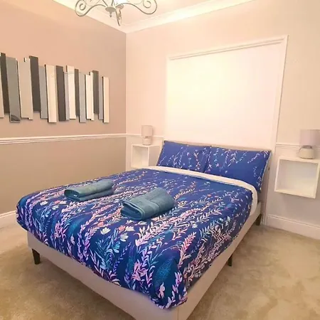Private In East Ham