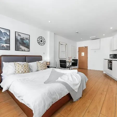 Apartment Modern Chic Piccadilly 1-br Vr14 London
