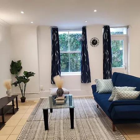 Apartment Chic Two Bed Flat In Fitzrovia London