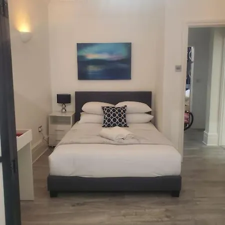Apartment Chic Two Bed Flat In Fitzrovia *