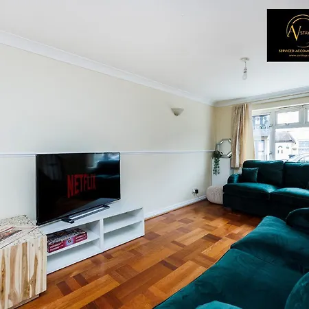 2 Bedroom House By Av Stays Short Lets Croydon With Free Wi-fi Vakantiehuis