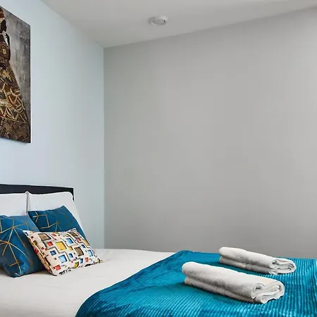 Apartment Theory Luxurious *