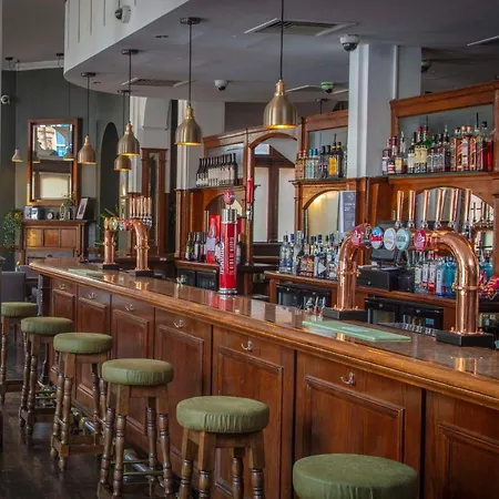Hotel The Crown London, Worldhotels Distinctive