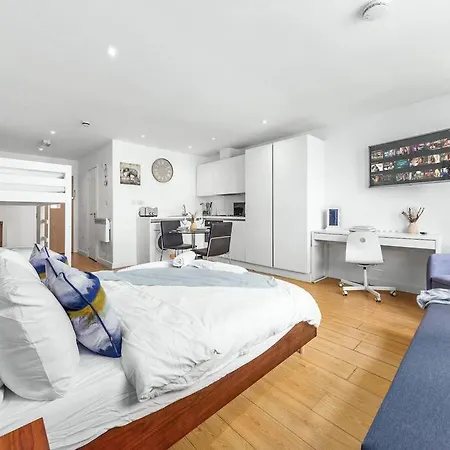 Spacious And Delightful Sleep 5 Piccadilly Vrc Apartment