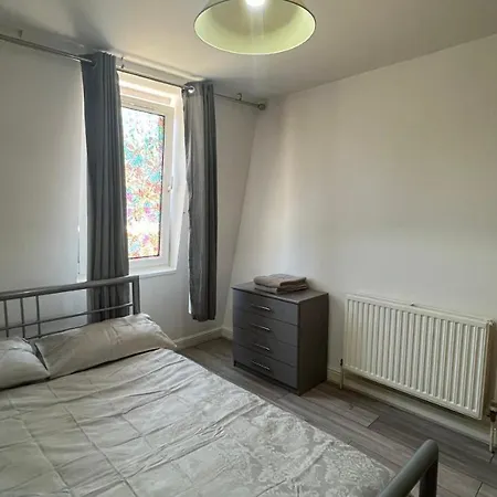 Comfy 2 Bedroom - Finchley Road, * London