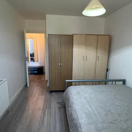 Comfy 2 Bedroom - Finchley Road, *