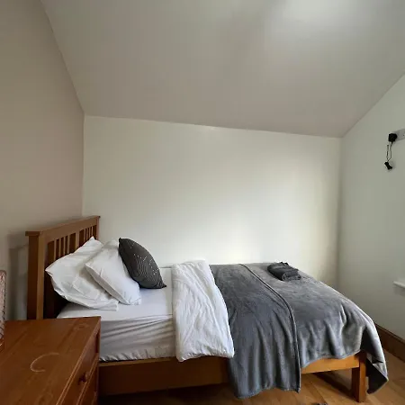 Entire Luxury 4 Bedroom Victorian House With 2 En-suite - Forest Hill, Apartamento