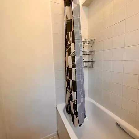 2 Amazing Double In Whitechapel * London