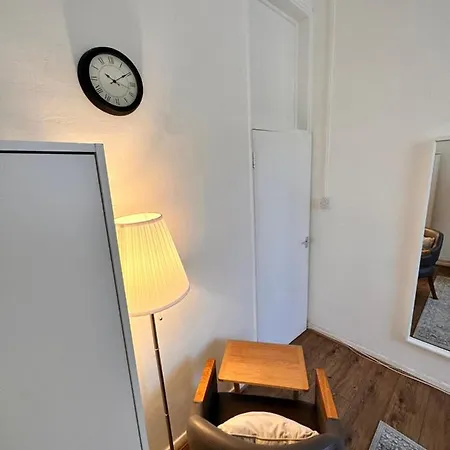2 Amazing Double In Whitechapel London